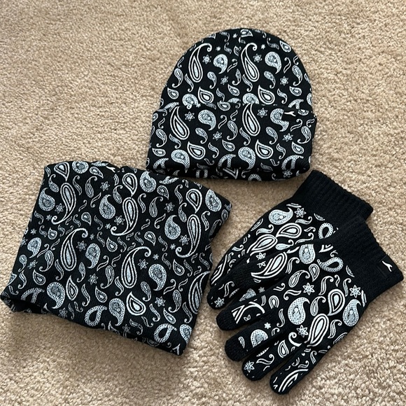3 piece beanie gloves and scarf - Picture 1 of 9